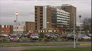 Altnagelvin Hospital norovirus outbreak closes ward - BBC News