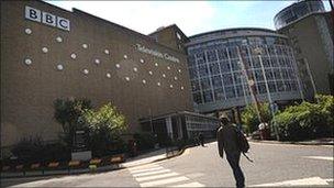 Canolfan Ddarlledu'r BBC yn Llundain