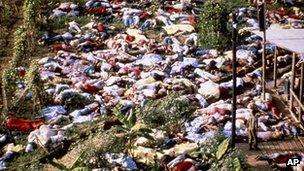 Bodies of the slain Jonestown cult members