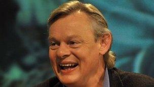 Doc Martin actor Martin Clunes helps on-screen baby - BBC News