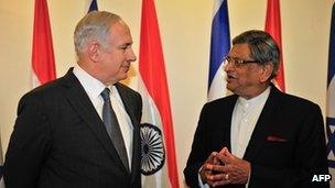 Israeli Prime Minister Benjamin Netanyahu (left) meets Indian Foreign Minister SM Krishna in Jerusalem on 10 January 2012