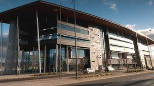 Prifysgol Cymru Casnewydd