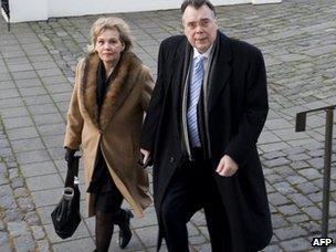 Geir Haarde and his wife arrive at the courthouse (5 March 2012)