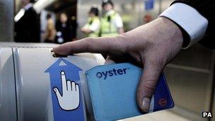 Oyster card in use
