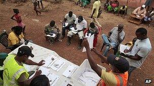 Monitors watch votes being counted in Bissau, Guinea-Bissau