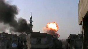 Youtube grab of shelling in the Khalidiya district of Homs, 24 Mar 2012