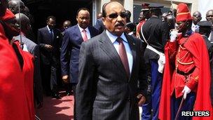 Mohamed Ould Abdelaziz in Senegal, 2 April 2012