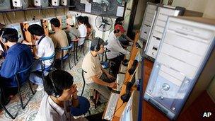 File photo (April 2006) of internet users in Vietnam