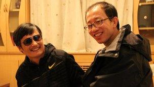 Chen Guangcheng and Hu Jia appear together in photo released by Mr Hu's wife Zeng Jinyan on social network site Twitter