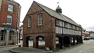 Stryd y Dderwen Fawr yn Llanidloes