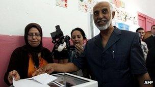 Abdelaziz Belkhadem, secretary-general of Algeria's ruling FLN, casts his vote in the 2012 parliamentary elections.