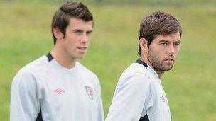 Gareth Bale a Joe Ledley