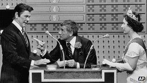 Dawson hosted a spoof episode between Ronald Reagan, played by Johnny Carson, and the Queen (Rose Carr)