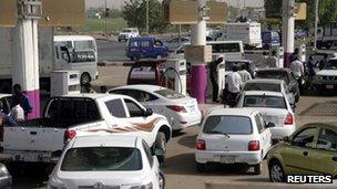 Sudanese motorists queue for petrol - 21 June