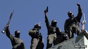 Striking police officers in La Paz on 23 June 2012