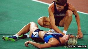 Suzy Hamilton after falling on purpose during the Sydney Olympics in 2000