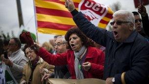 Pensioners protest against Catalan government cutbacks