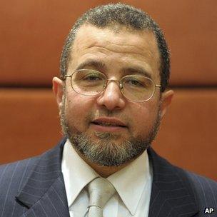 Profile Egypt Prime Minister Hisham Qandil BBC News    61788370 61788369 