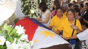 Mourners paid respects to Mr Robredo on 22 August in Naga City