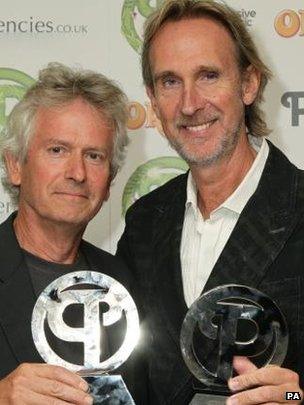 (l-r) Tony Banks and Mike Rutherford, of Genesis