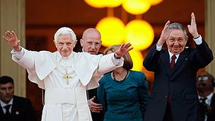 Pope Benedict with Cuban leader Raul Castro