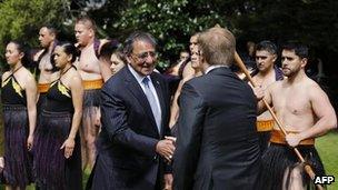 US Secretary of Defence Leon Panetta (L) shakes hands with New Zealand's Minister of Defence Jonathan Coleman on 21 September 2012