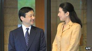 Japanese Crown Princess Masako (R) and her husband Crown Prince Naruhito, Tokyo (18 Oct 2012)