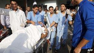 Palestinian wounded in Israeli air strike on Gaza (22/10/12)