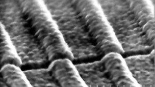 SEM of a 'nanogap' on DVD imprint