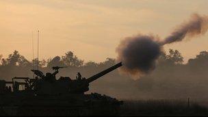 An Israeli artillery gun fires a shell. Photo: 21 November 2012