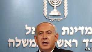 Israeli Prime Minister Benjamin Netanyahu delivers a statement to the press at his Jerusalem office on November 21, 2012.