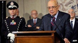 Italian President Giorgio Napolitano speaks at the Quirinale palace in Rome after dissolving parliament on 22/12/12