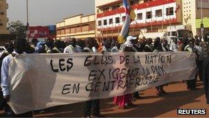 Protesters in Bangui (19 December 2012)