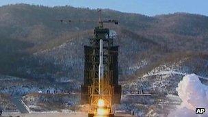 Rocket lifts off from Sohae launch site on 12 December 2012