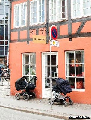 Prams outside a cafe