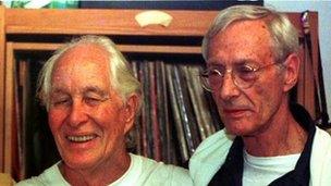 Great Train Robbers Ronnie Biggs (left) and Bruce Reynolds in 1999