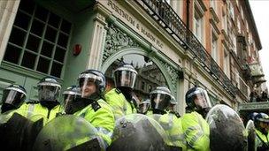 Fortnum and Mason protesters lose conviction appeal - BBC News