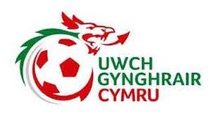 Gohurio gêm yn Uwch Gynghrair Cymru oherwydd diffyg dyfarnwr.
