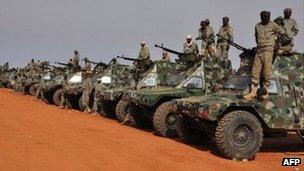Chadian troops heading to Mali - 24 January 2013
