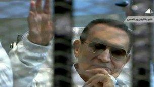 Mubarak in court, Cairo (13 April 2013)
