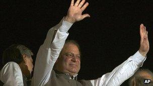 Nawaz Sharif waves to supporters in Lahore - 11 May