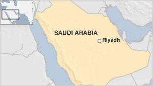 Saudi dies after setting himself on fire in protest - BBC News