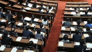 Japan's Upper House members approve the international treaty Hague Convention after an unanimous vote at the National Diet in Tokyo on 22 May 2013