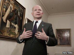 William Hague talks to reporters after a Friends of Syria meeting in Istanbul (20 April 2013)