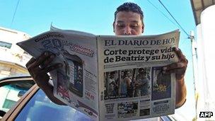 Newspaper in San Salvador, 30 May 2013