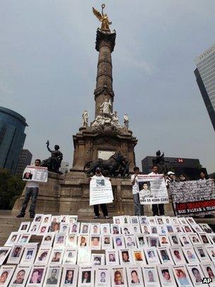 Mothers of Mexican disappeared protest, 10 May 13