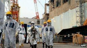 File photo: IAEA inspectors at the Fukushima Dai-ichi nuclear power plant, 17 April 2013