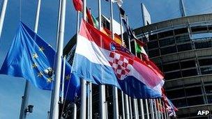 EU and Croatian flags in Strasbourg, 1 Jul 13