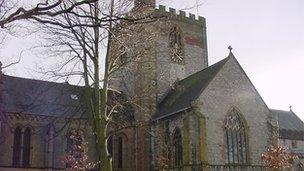 Eglwys Gadeiriol Llanelwy
