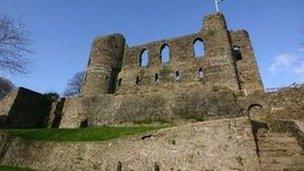 Castell Hwlffordd